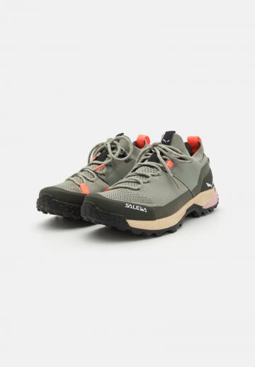 Походная обувь