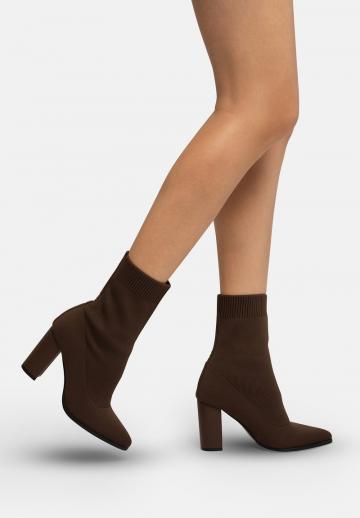 Полусапожки на высоком каблуке