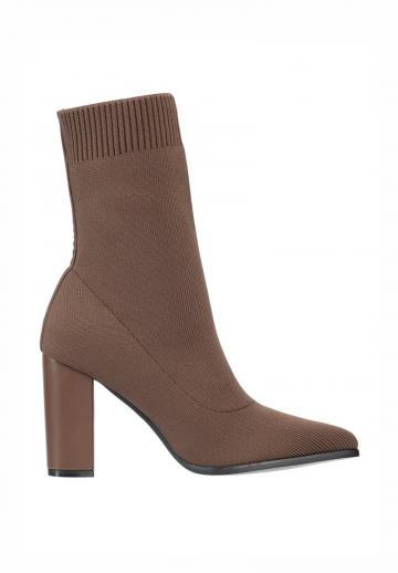 Полусапожки на высоком каблуке