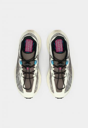 Беговые кроссовки