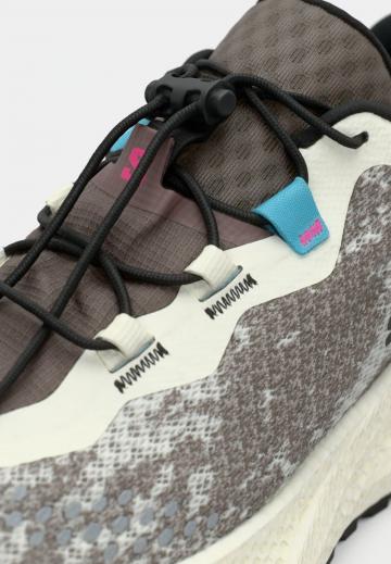 Беговые кроссовки