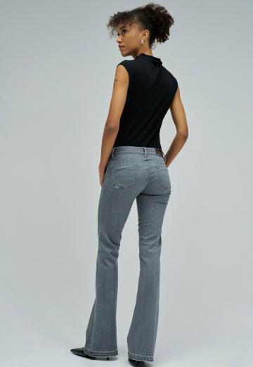 Клешеные брюки