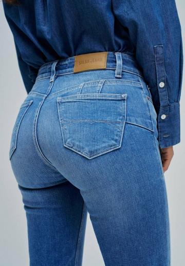 Клешеные брюки