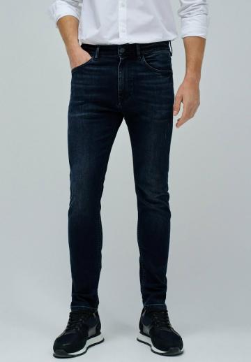 Узкие джинсы