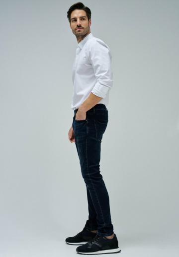 Узкие джинсы