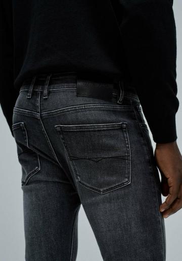 Узкие джинсы