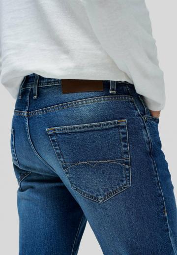 Прямые джинсы