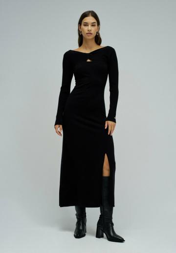 Вязаное платье