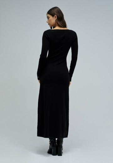 Вязаное платье