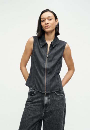 Джинсовая жилетка