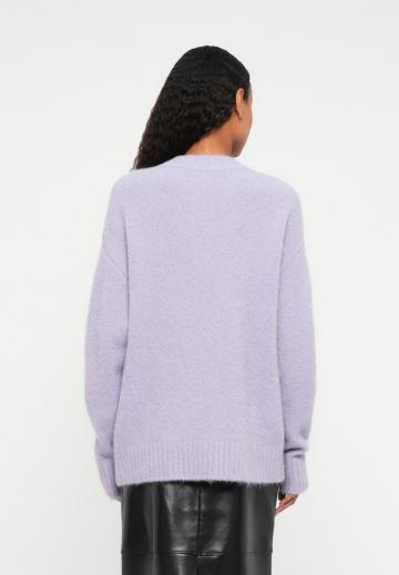 Пуловер в полоску