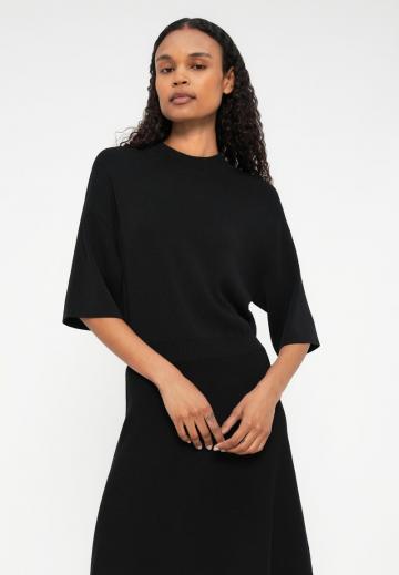 Вязаное платье