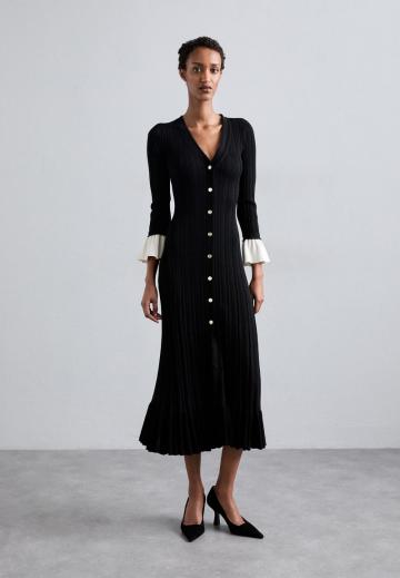 Вязаное платье