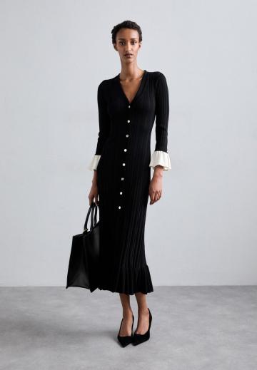 Вязаное платье