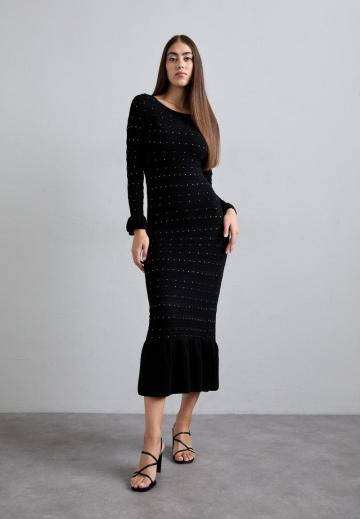 Вязаное платье