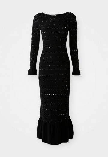 Вязаное платье