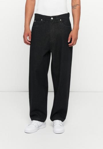 Свободные джинсы