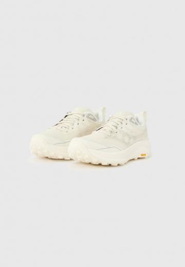 Беговые кроссовки