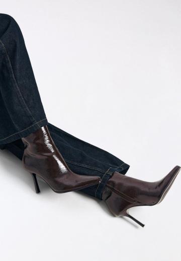 Полусапожки на высоком каблуке