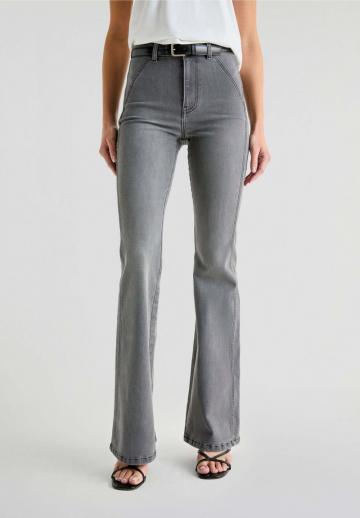 Клешеные брюки