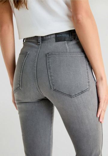 Клешеные брюки