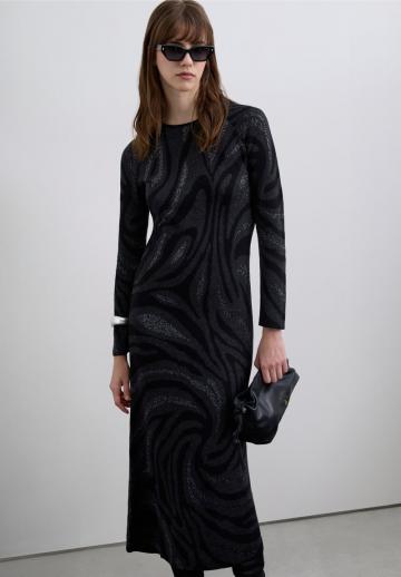 Вязаное платье