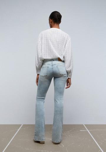 Клешеные брюки