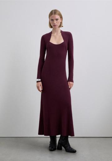 Вязаное платье
