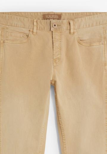 Узкие джинсы