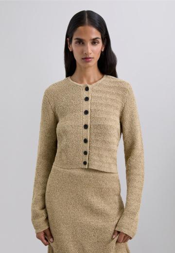 Вязаный жилет