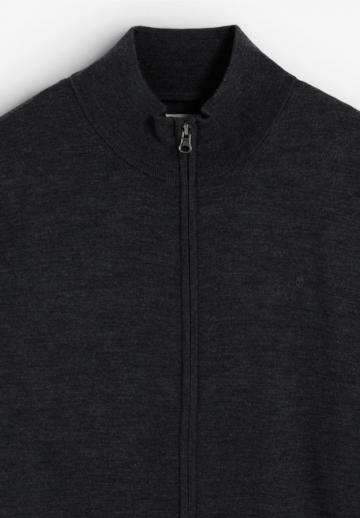 Вязаная кофта