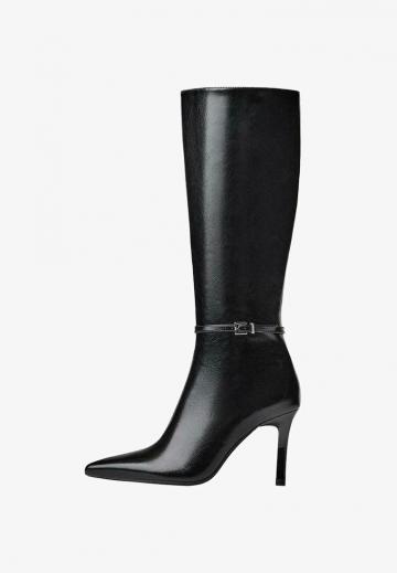 Высокие сапоги