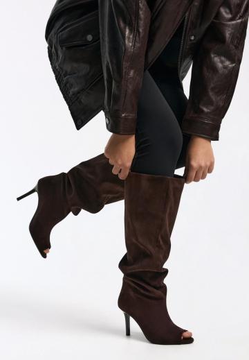 Высокие сапоги