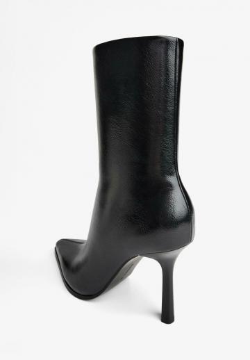 Полусапожки на высоком каблуке