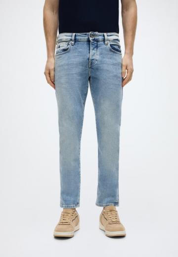 Узкие джинсы