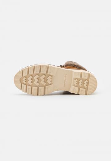 Ботинки на шнуровке