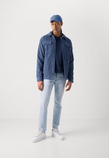 Узкие джинсы