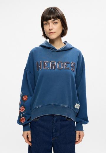 Пуловер с капюшоном