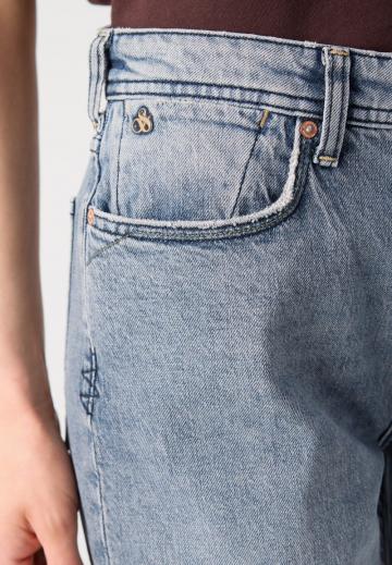 Свободные джинсы