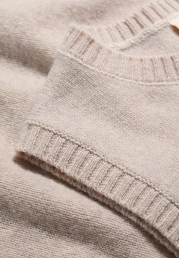 Пуловер без рукавов