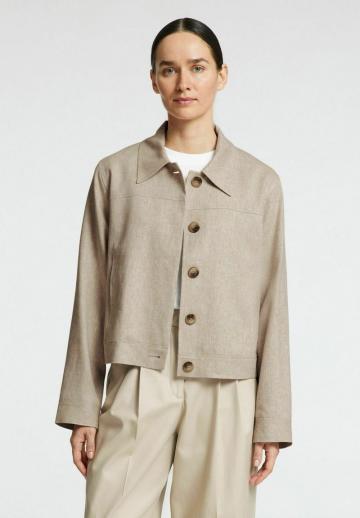 Блейзер с накладными карманами