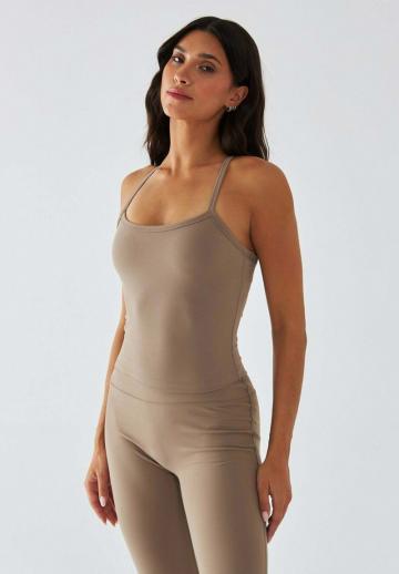 Топ на бретельках