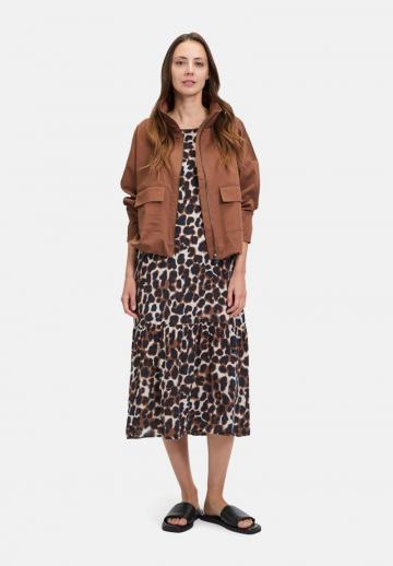 Куртка с накладнымит карманами