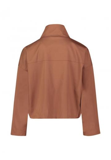 Куртка с накладнымит карманами