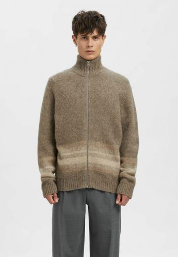 Вязаная кофта