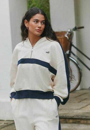 Пуловер с капюшоном