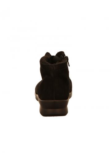 Сапожки на танкетке