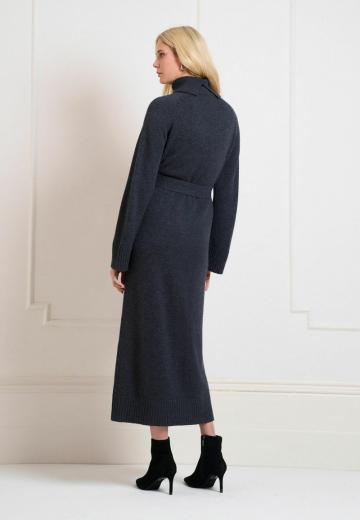 Вязаное платье