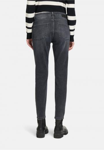 Короткие джинсы