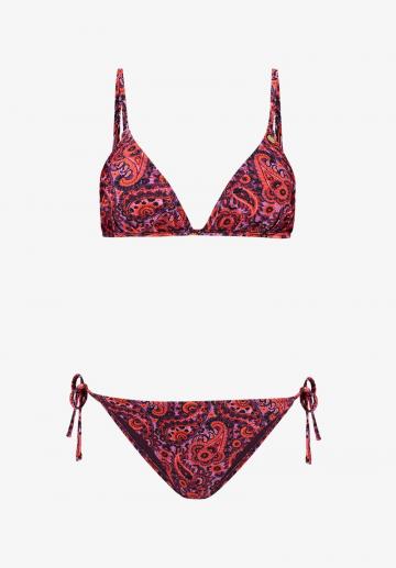 Треугольное бикини